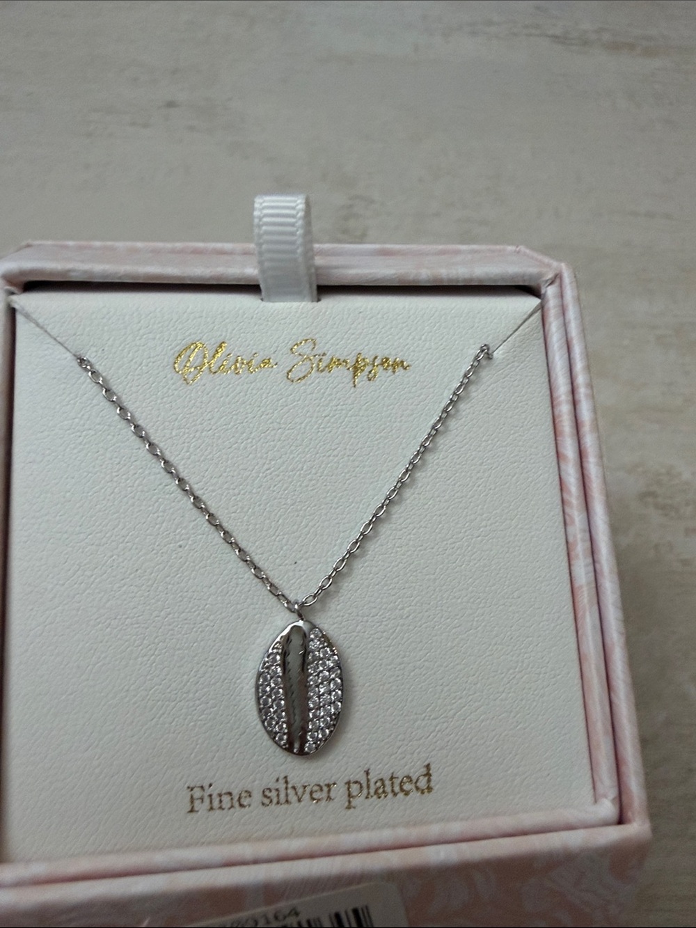 Silver Plated Pavé shell Pendant Necklace - Silver
